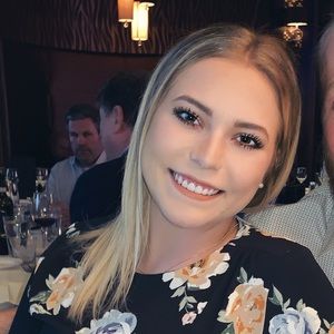 Meet your Posher, Carrie